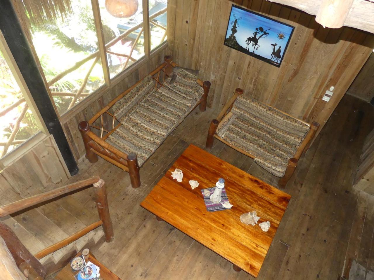 Hotel Kangaroo Y Restaurante Rio Dulce Town Exterior foto