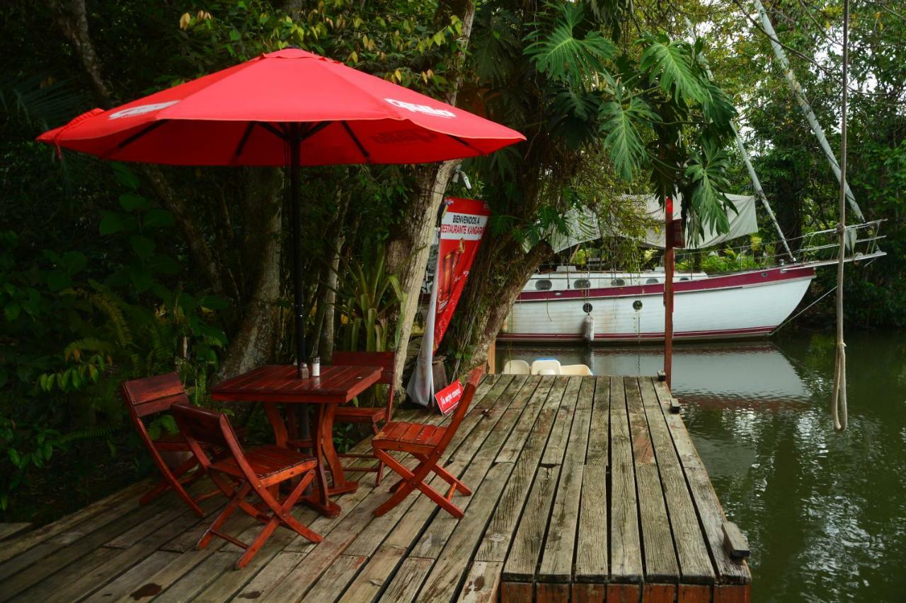 Hotel Kangaroo Y Restaurante Rio Dulce Town Exterior foto